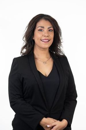 Sarah Hartley 300x450 - Waist
